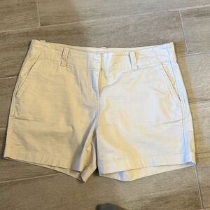 Women’s vineyard vines khaki shorts 5 inch inseam
